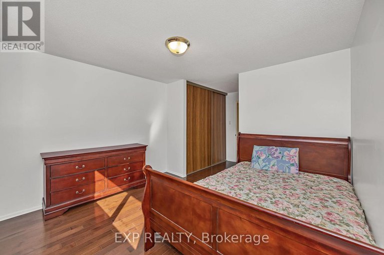 28992851/266-woodfield-drive/tanglewood/ottawa/ontario/K2G3W9_16