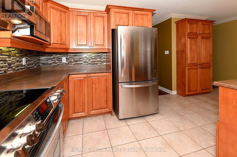 29095363/150-sandra-crescent/town-of-rockland/clarence-rockland/ontario/K4K1N7_13