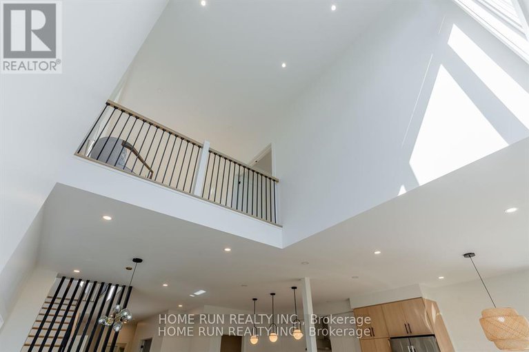 28322448/2241-page-road/chapel-hill/ottawa/ontario/K1C7K5_14