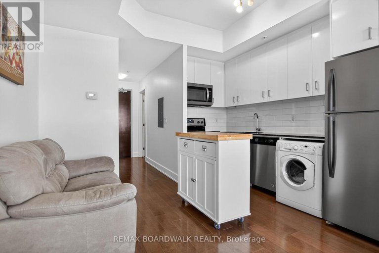 29379158/416-2785-baseline-road/redwood-park/ottawa/ontario/K2H0B7_2