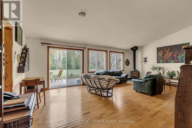 29148210/3781-delorme-crescent/north-glengarry-kenyon-twp/north-glengarry/ontario/K0C1A0_9