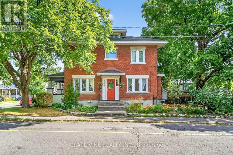 28768922/65-bristol-avenue/old-ottawa-southrideau-gardens/ottawa/ontario/K1S1P8_1