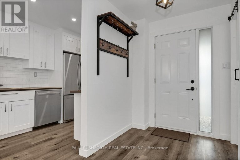 29578151/23-pixley-private/riverview-park/ottawa/ontario/K1G4C3_5