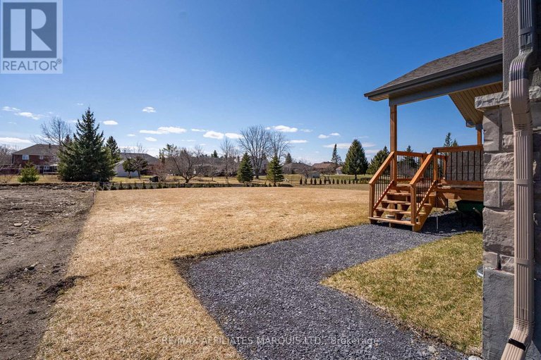 28147132/29-whitetail-avenue/long-sault/south-stormont/ontario/K0C1P0_33