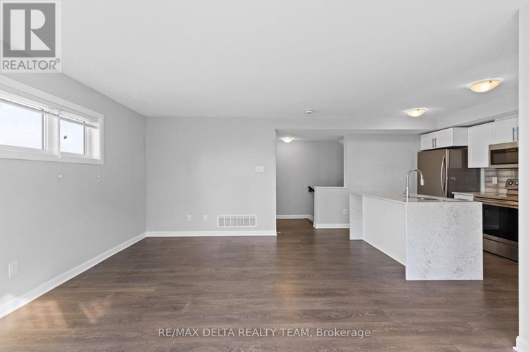 29442240/a-706-amberwing-private/avalon-west/ottawa/ontario/K4A5H5_26