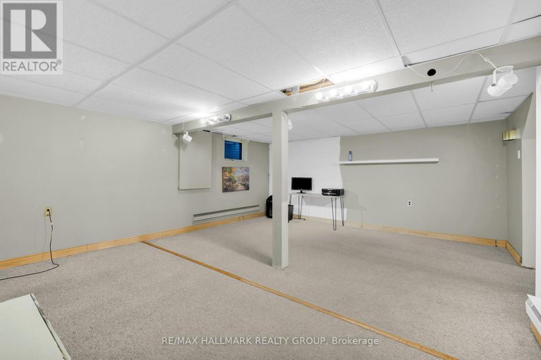 29126204/10-black-forest-lane/arbeatha-park/ottawa/ontario/K2H5C8_38