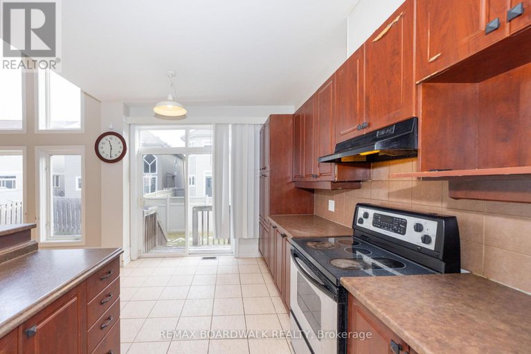 29202153/5090-north-bluff-drive/riverside-southgloucester-glen/ottawa/ontario/K1V2K2_15