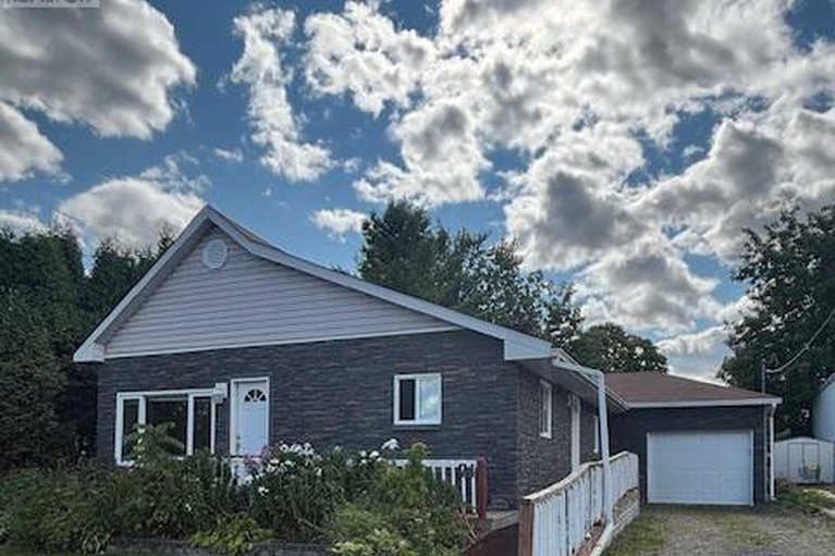 28839673/74-st-lawrence-street/morrisburg/south-dundas/ontario/K0C1X0_1