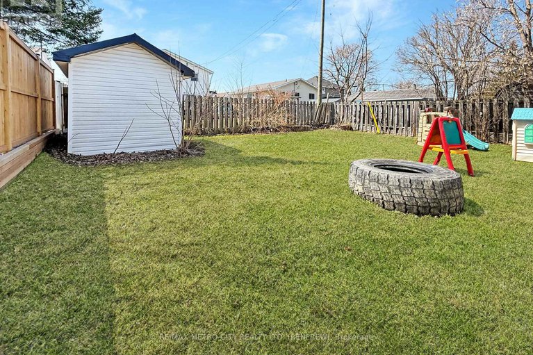 28756163/778-seventh-street/renfrew/renfrew/ontario/K7V1B7_21