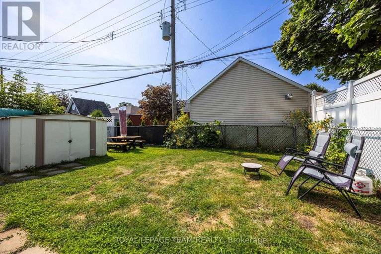 29084025/726-cummings-avenue/castle-heightsrideau-high/ottawa/ontario/K1K2L1_35