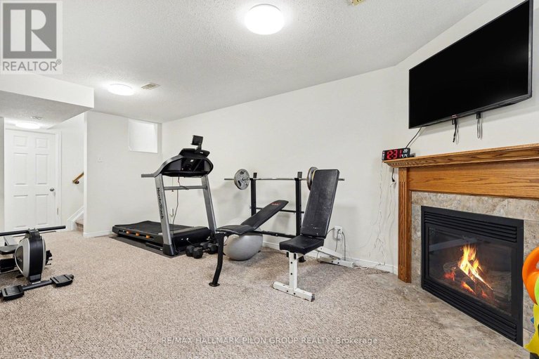 29613578/218-rolling-meadow-crescent/mer-bleuebradley-estatesanderson-park/ottawa/ontario/K1W0B1_19