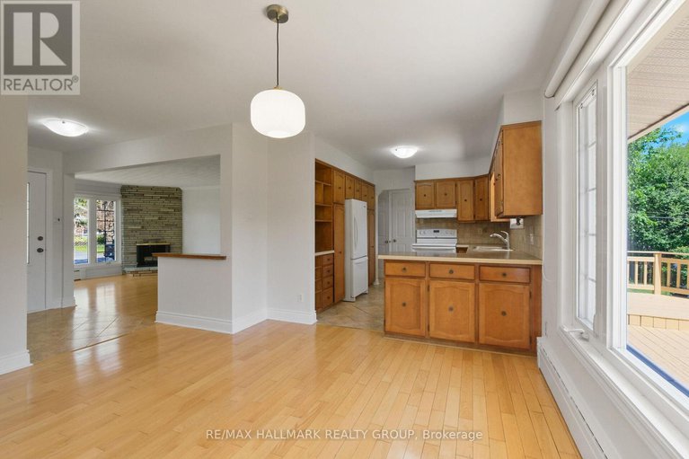 28379046/1399-aurele-street/pineview/ottawa/ontario/K1B3L4_16