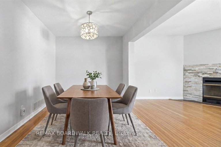 29445162/1513-thurlow-street/fallingbrookridgemount/ottawa/ontario/K4A2K9_45