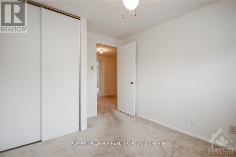 29297521/2088-orient-park-drive/blackburn-hamlet-south/ottawa/ontario/K1B4V9_20