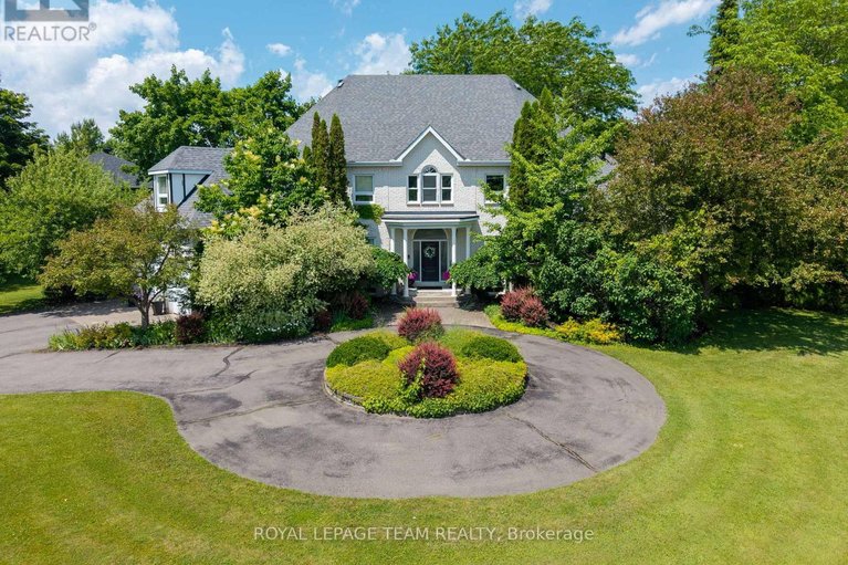 29556061/1345-potter-drive/manotick-village-manotick-estates/ottawa/ontario/K4M1C6_1