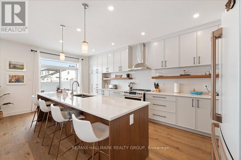 29070837/6461-renaud-road/mer-bleuebradley-estatesanderson-park/ottawa/ontario/K1W0R8_11