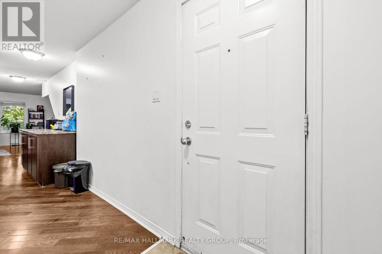 28440261/235-keltie-private/longfields/ottawa/ontario/K2J0A3_6