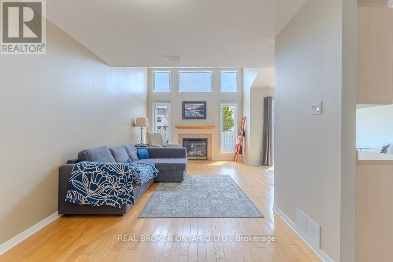 29676126/15-calaveras-avenue-s/longfields/ottawa/ontario/K2J4Z8_10