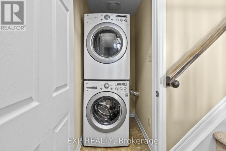 28595126/243-par-la-ville-circle/stittsville-north/ottawa/ontario/K2S0T6_24