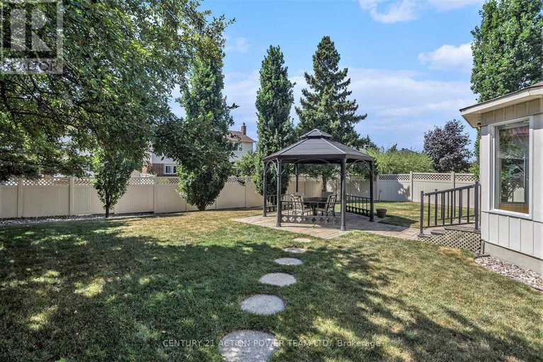 29084777/1358-turner-crescent/bilberry-creekqueenswood-heights/ottawa/ontario/K1E2Y4_31