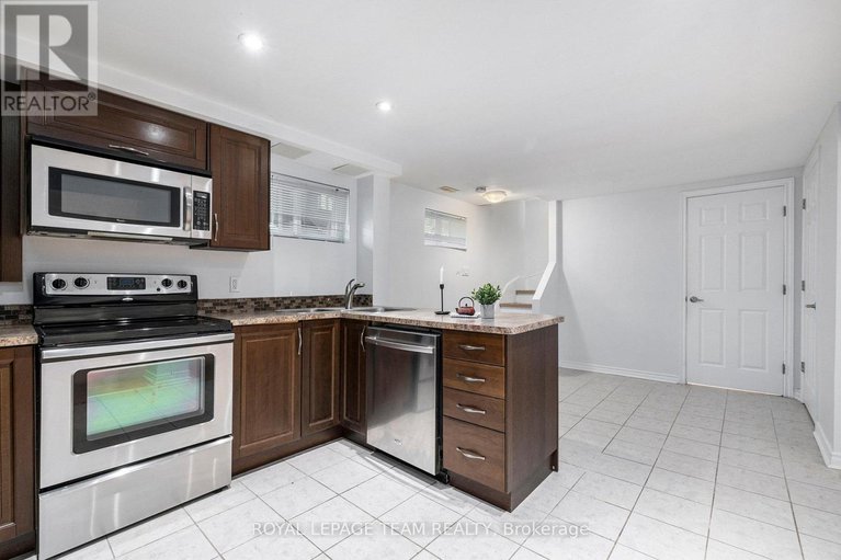 28932180/13-pritchard-drive/manordale/ottawa/ontario/K2G1B2_18