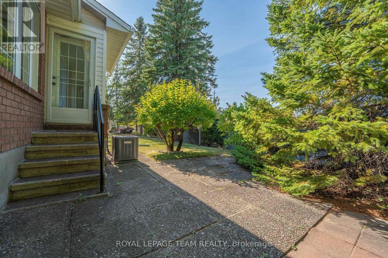 28877037/16-oyster-bay-court/stittsville-central/ottawa/ontario/K2S1H3_47