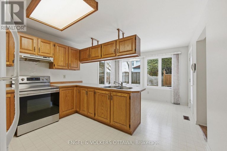 29484139/591-merkley-drive/fallingbrookpineridge/ottawa/ontario/K4A1S3_12