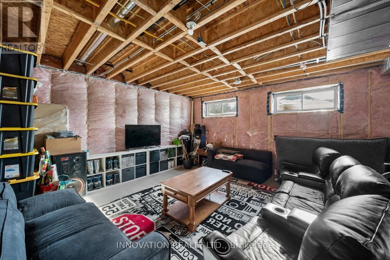 29436739/195-charlies-lane/carp/ottawa/ontario/K0A1L0_41