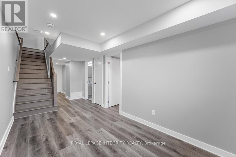 29214070/b-875-contour-street/mer-bleuebradley-estatesanderson-park/ottawa/ontario/K1W0G6_32