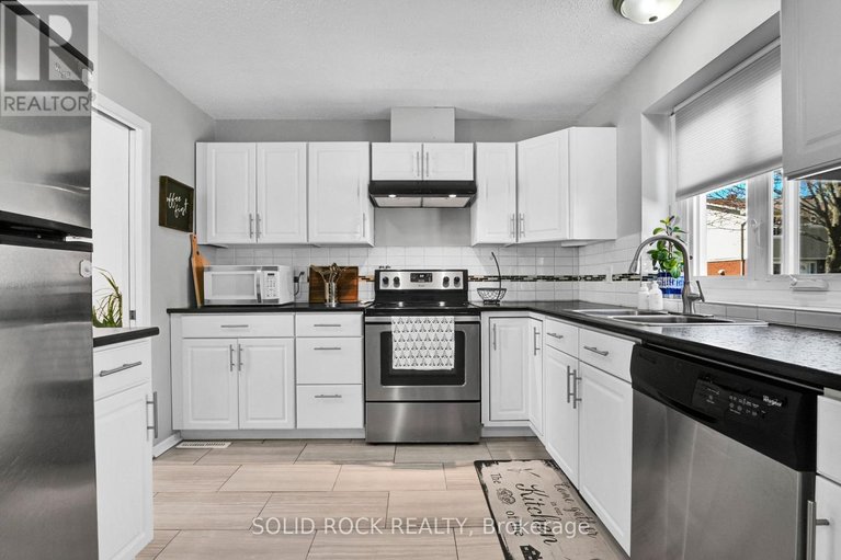 29674450/137-3915b-old-richmond-road/arbeatha-park/ottawa/ontario/K2H8T9_6