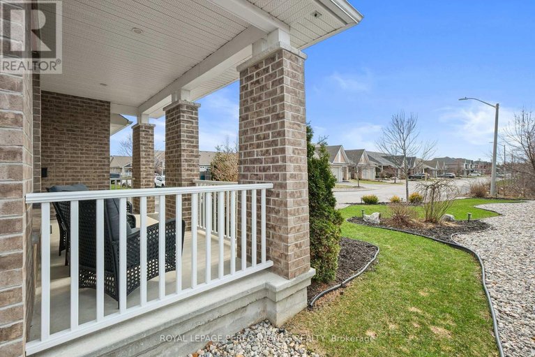 29645046/527-silverbell-crescent/blossom-parkkemp-parkfindlay-creek/ottawa/ontario/K1T0N9_5