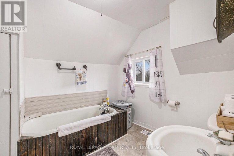 29587857/10296-marionville-road/north-dundas-winchester-twp/north-dundas/ontario/K4R1E5_21