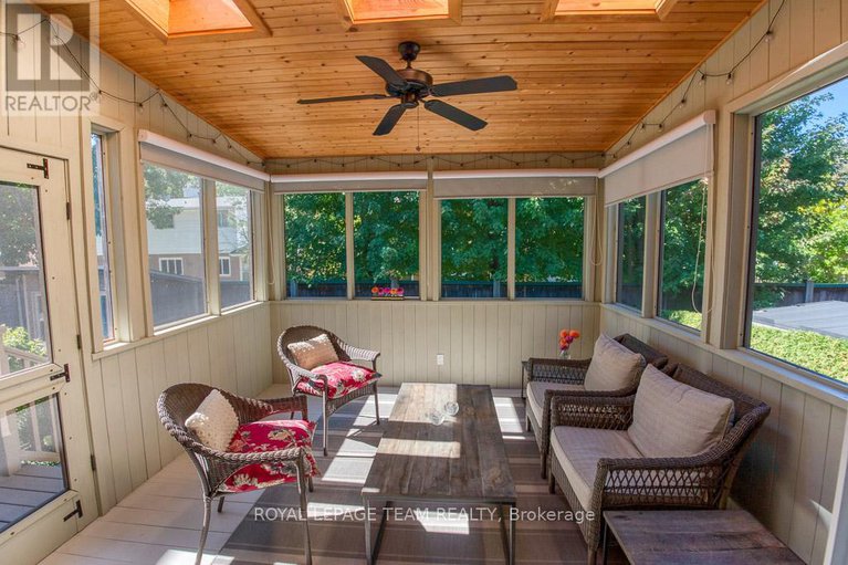 28955797/107-kitsilano-court/bruce-farmgraham-parkqualicumbellands/ottawa/ontario/K2H0B5_25