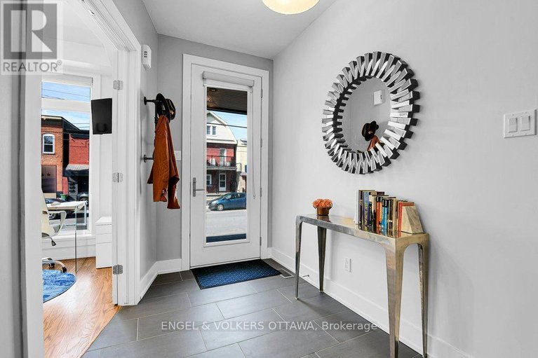 28965928/353e-booth-street/west-centre-town/ottawa/ontario/K1R7K1_5