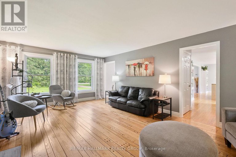 28552102/1430-royal-maple-drive/cumberland-ridge/ottawa/ontario/K4C1B5_6