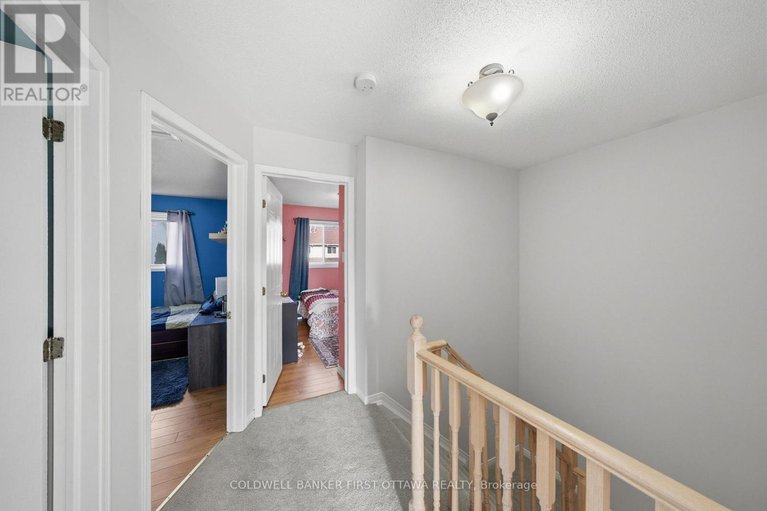 29644136/1902-hennessy-crescent/fallingbrookgardenway-south/ottawa/ontario/K4A3X7_20