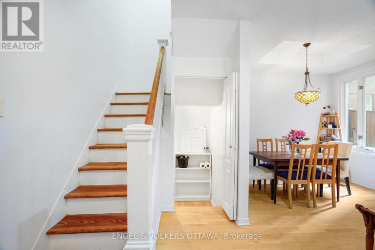 28681479/293-somerset-street-e/sandy-hill/ottawa/ontario/K1N6V9_27