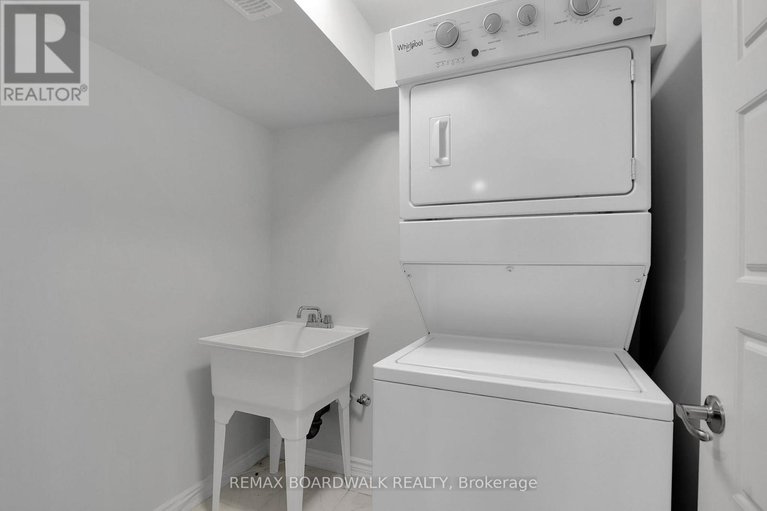 29563577/306-pilot-private/emerald-meadowstrailwest/ottawa/ontario/K2V0S4_32