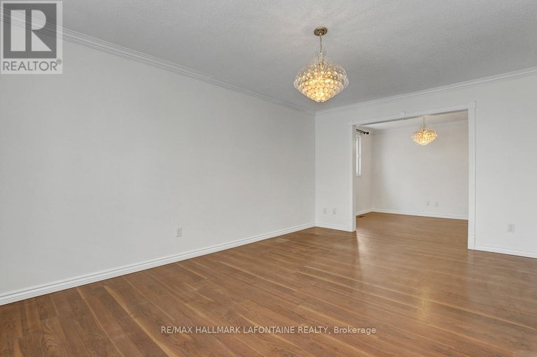 29381191/6128-vineyard-drive/convent-glen/ottawa/ontario/K1C2N6_7