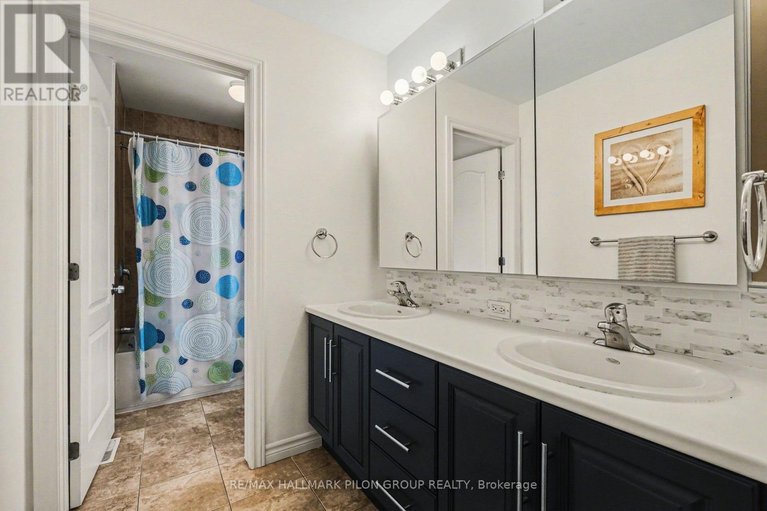 29579185/1878-montmere-avenue/notting-hillsummerside/ottawa/ontario/K4A0L7_16