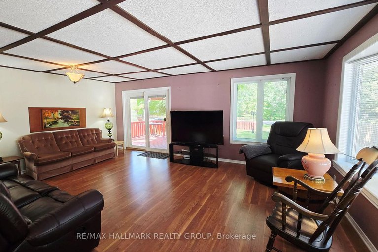 29082660/266-baldwin-street/constance-bay/ottawa/ontario/K0A3M0_9