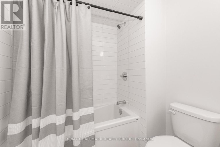 29405995/2260-copperhead-street/mer-bleuebradley-estatesanderson-park/ottawa/ontario/K1W4W6_40