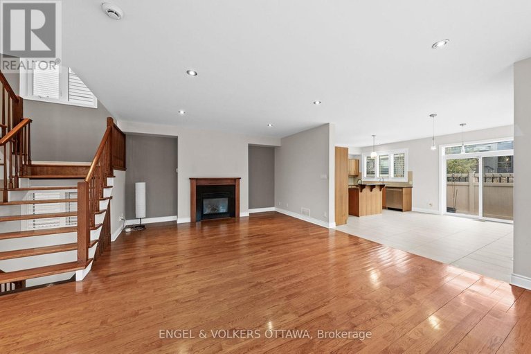 29614138/249-atlantis-avenue/westboro-west/ottawa/ontario/K2A1X9_7