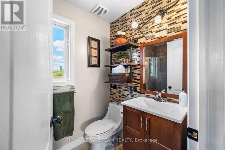 28853466/1271-collier-crescent/greely/ottawa/ontario/K4P1C1_25