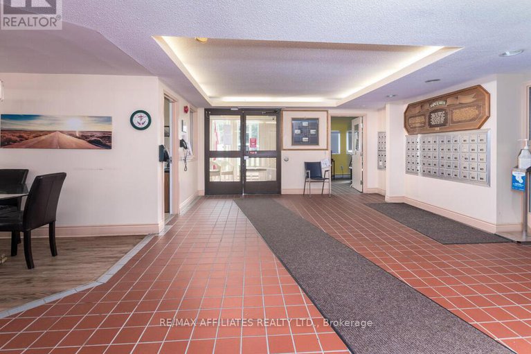 28469653/230-848-seyton-drive/westcliffe-estates/ottawa/ontario/K2H9G6_3