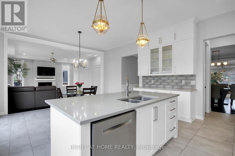 28597120/42-conch-way/mahogany-community/ottawa/ontario/K4M0M4_24