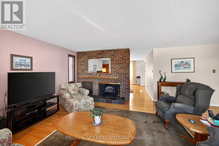 29323423/34-wallford-way/city-viewskylinefisher-heightsparkwood-hills/ottawa/ontario/K2E6B6_11