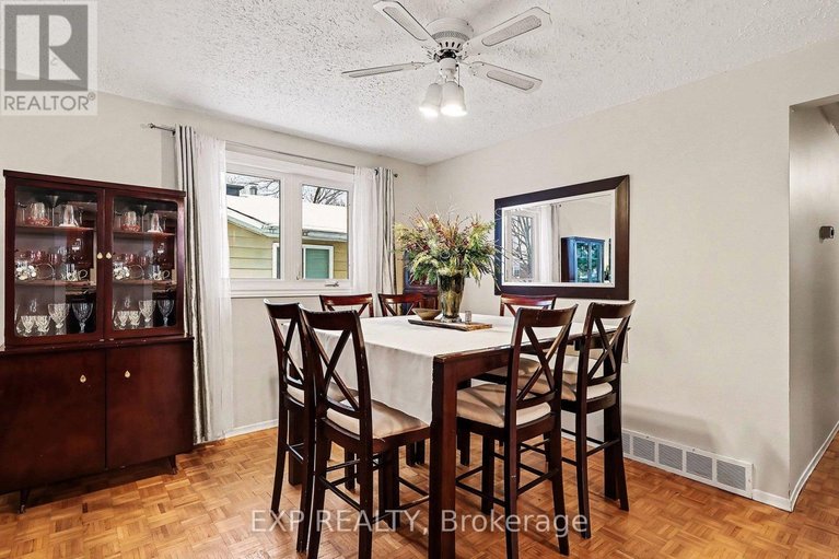 29658093/15-wedgewood-crescent/blackburn-hamlet/ottawa/ontario/K1B4B5_9