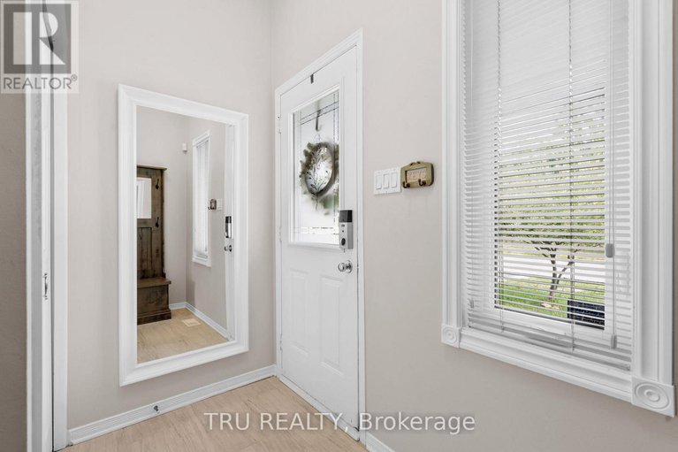 28943376/2023-avenue-o/eastway-gardensindustrial-park/ottawa/ontario/K1G0B1_3