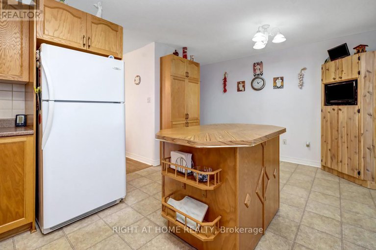 29149892/144-sandra-crescent/town-of-rockland/clarence-rockland/ontario/K4K1R7_17